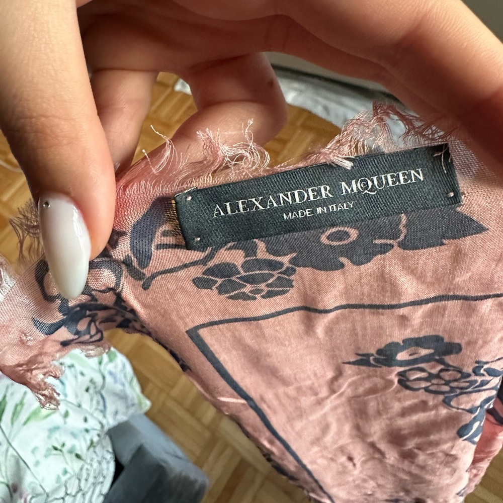 Alexander McQueen Pink logo Scarf